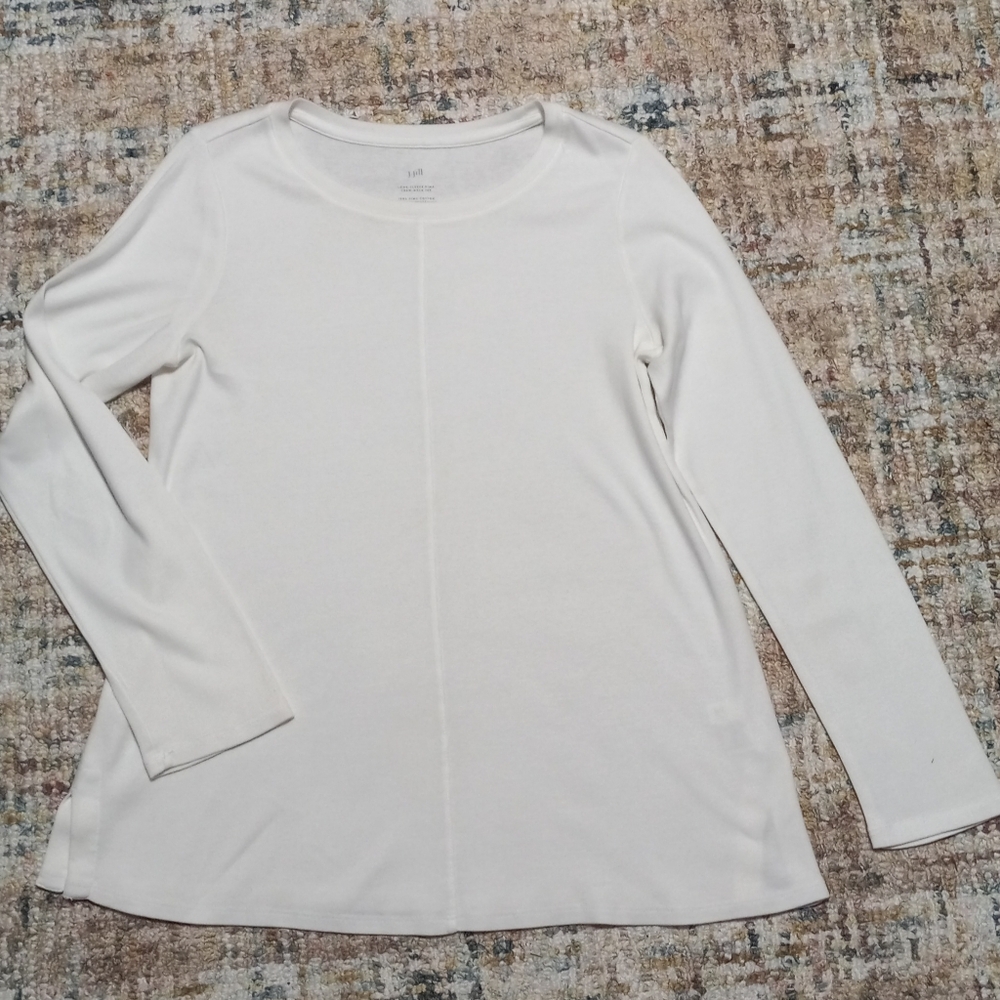 White Long-Sleeve Women’s Crewneck Top